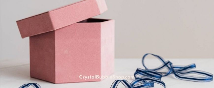 caja misteriosa de ropa se llama crystalbox y es de CRYSTAL BUBBLE